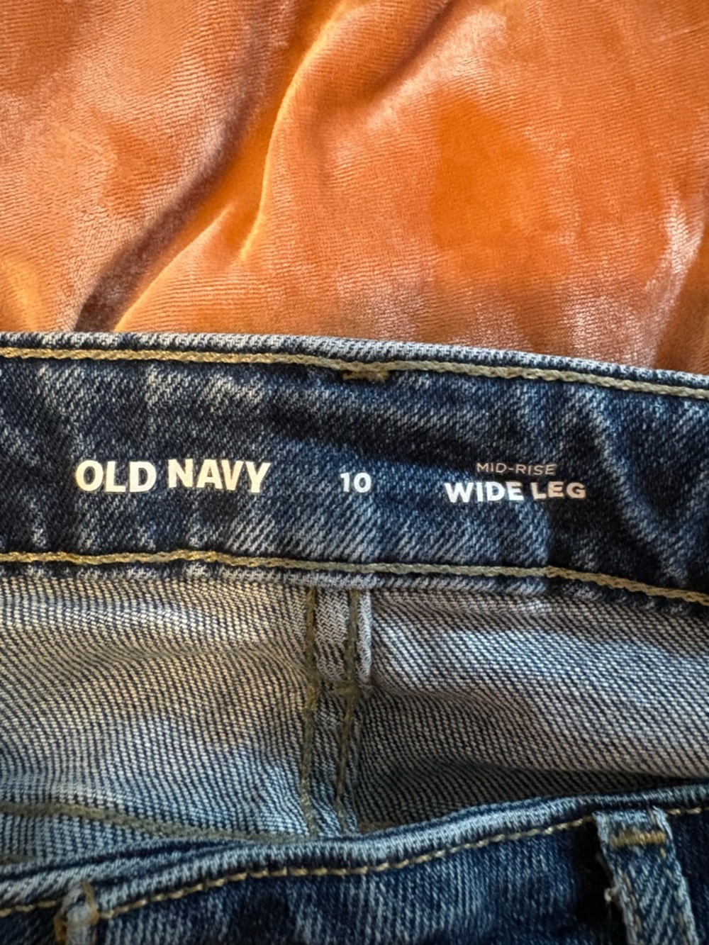 Old Navy Women's Wide-Leg Jeans in Medium Blue Wash - Picture 7 of 7